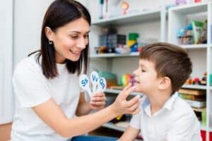 Fonoaudiologia ABA para TEA