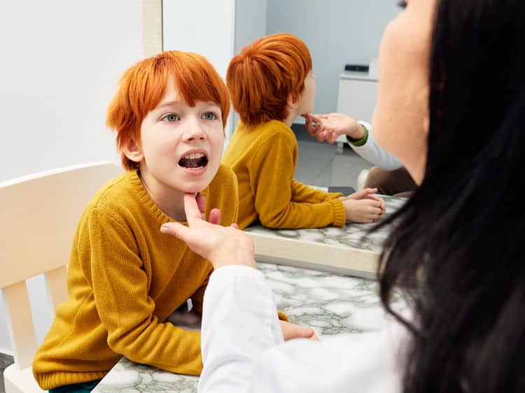 Sessões de fonoaudiologia para crianças autistas