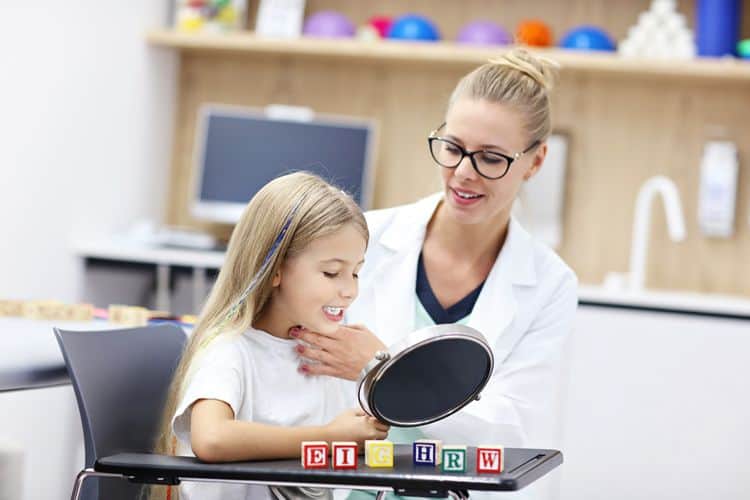 Sessões de fonoaudiologia para crianças autistas
