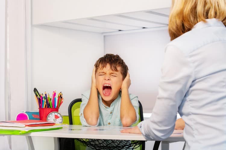 Sintomas de TDAH ou falta de nutrientes? O que a biologia do seu filho está tentando te dizer